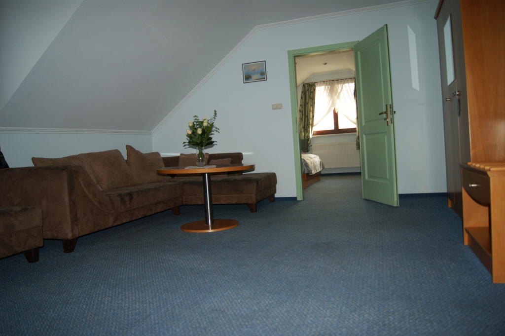 Hotel Restauracja Tawerna Гливице Номер фото