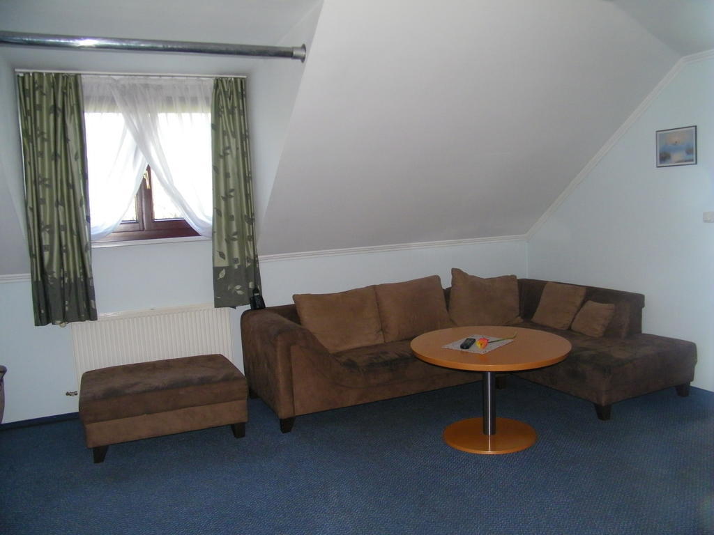 Hotel Restauracja Tawerna Гливице Номер фото