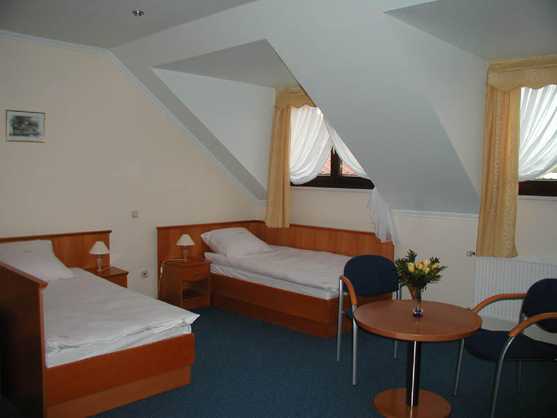 Hotel Restauracja Tawerna Гливице Экстерьер фото