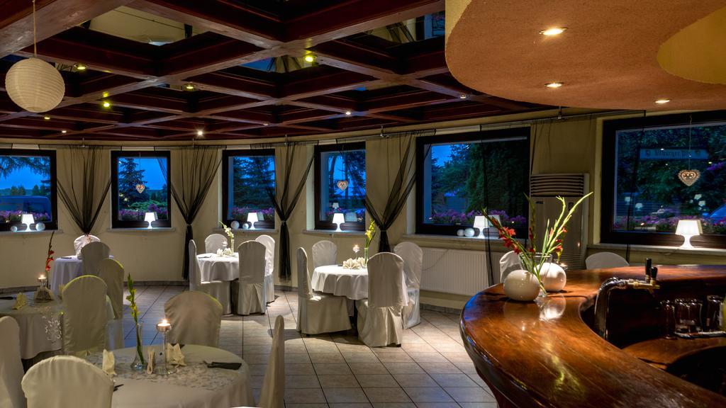 Hotel Restauracja Tawerna Гливице Экстерьер фото