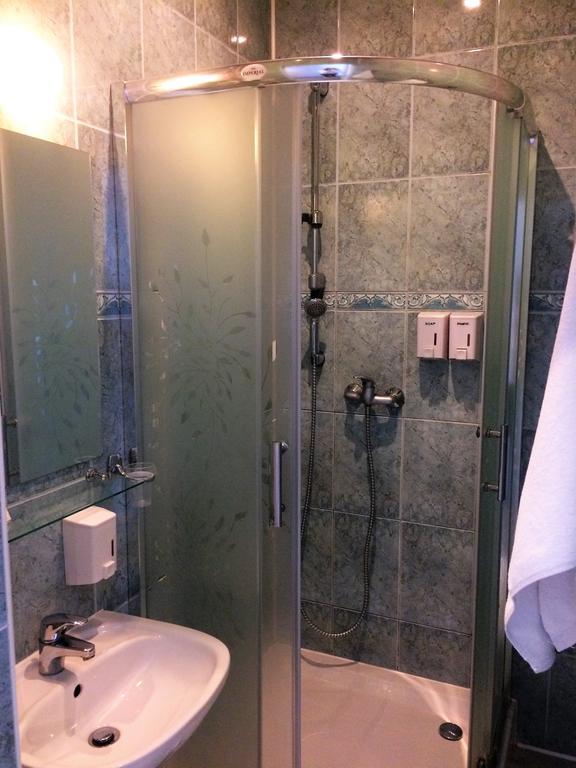 Hotel Restauracja Tawerna Гливице Экстерьер фото