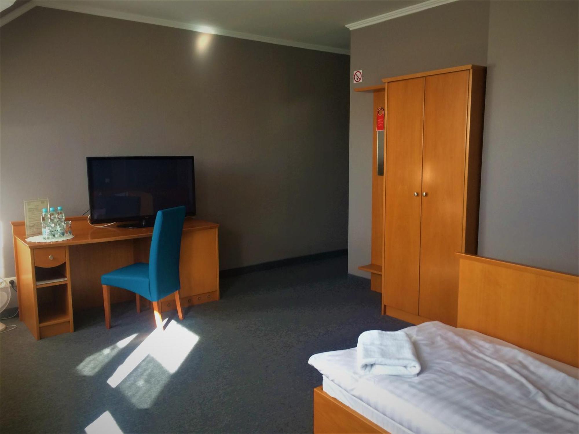 Hotel Restauracja Tawerna Гливице Экстерьер фото